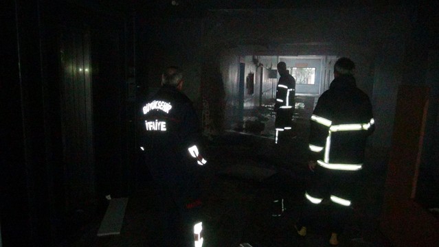 Teröristler devlet hastanesini yaktı galerisi resim 8