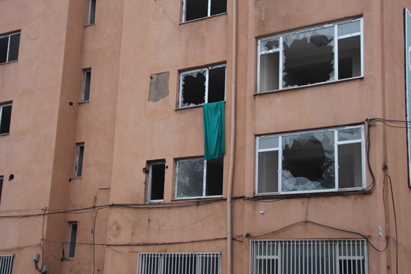 Teröristler devlet hastanesini yaktı galerisi resim 9