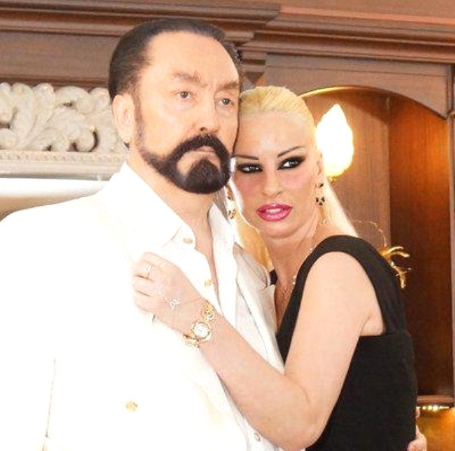 ADNAN OKTAR'IN BİLİNMEYEN 'KEDİCİK'LERİ! galerisi resim 4