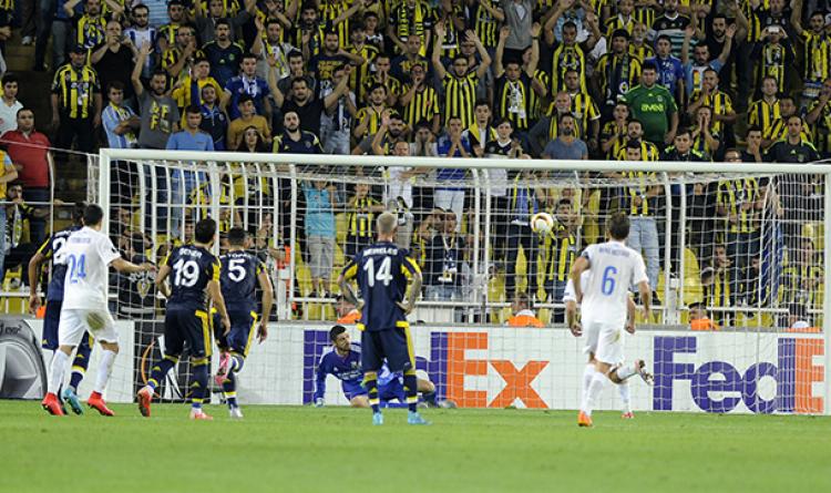 Molde, Fenerbahçe'den 3 puanı 3 golle aldı