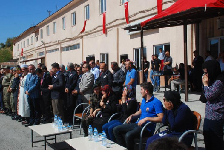 Şehit Özel Harekat polisi için Bitlis’te tören düzenlendi