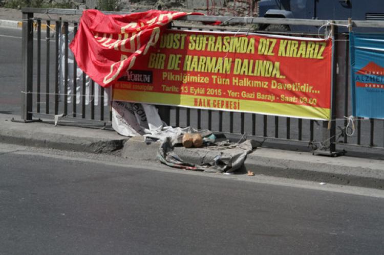 Bomba süsü verilmiş paket paniği