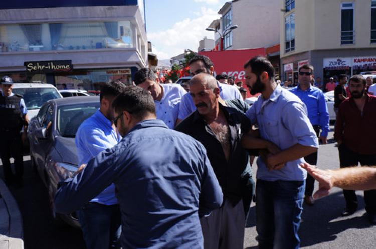 Şizofren hastası, polisi alarma geçirdi