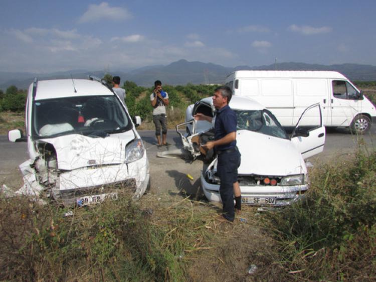 Trafik kazasında 2 kişi yaralandı