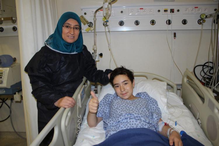 Tek karaciğeri paylaşıp organ kardeşi oldular