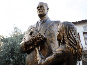 Atatürk Parkı'na Atatürk heykeli yakışır