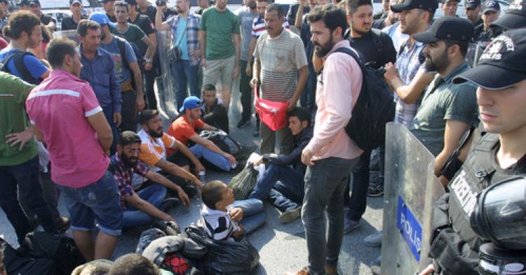 Suriyelilere polis engeli