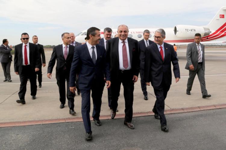 Türkeş, Denktaş'ın kabrini ziyaret etti