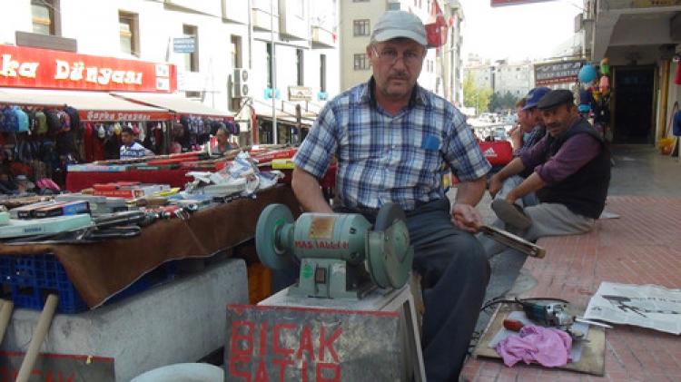 Ele rahat oturan bıçaklar tercih edilmeli