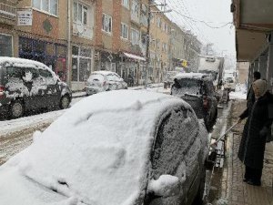 Bursa'nın o ilçelerinde kar başladı