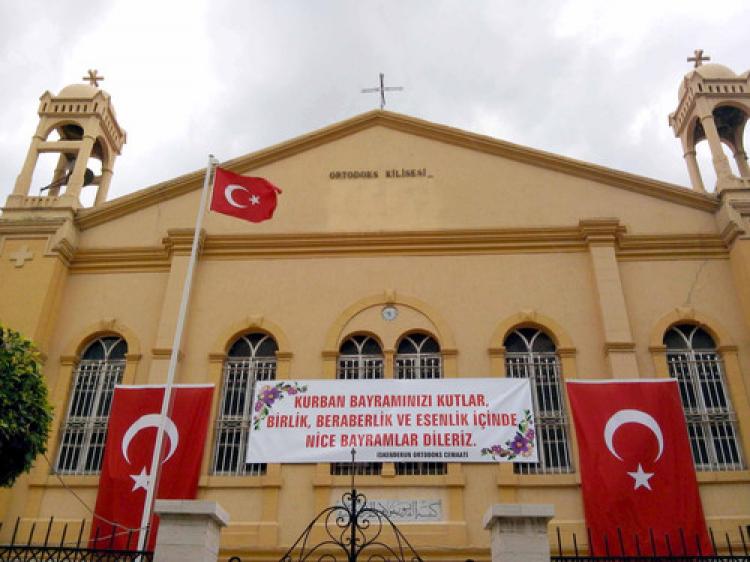 Hristiyan vatandaşlardan Türk bayraklı, pankartlı bayram mesajı
