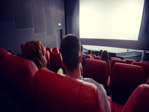 Sinema salonları azaldı