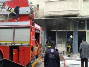 Bursa'da icra deposu yandı