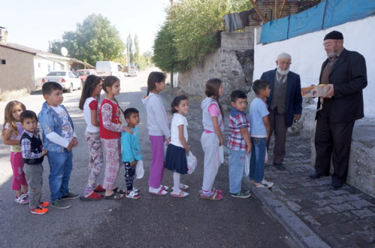 Erzurumlu çocukların arafalık sevinci