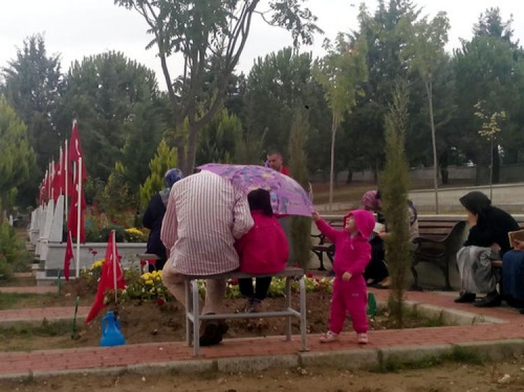 Bursalılar şehitleri unutmadı