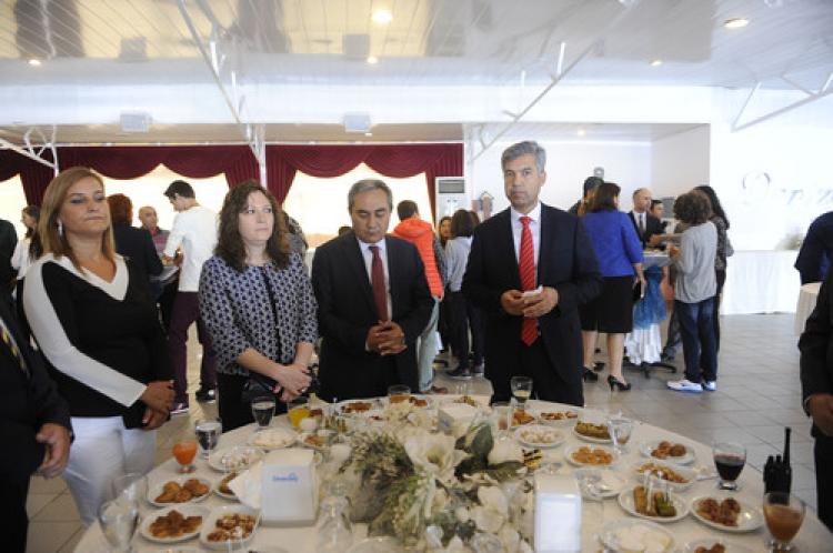 Çanakkale protokolü çocuk evindeki çocuklarla bayramlaştı