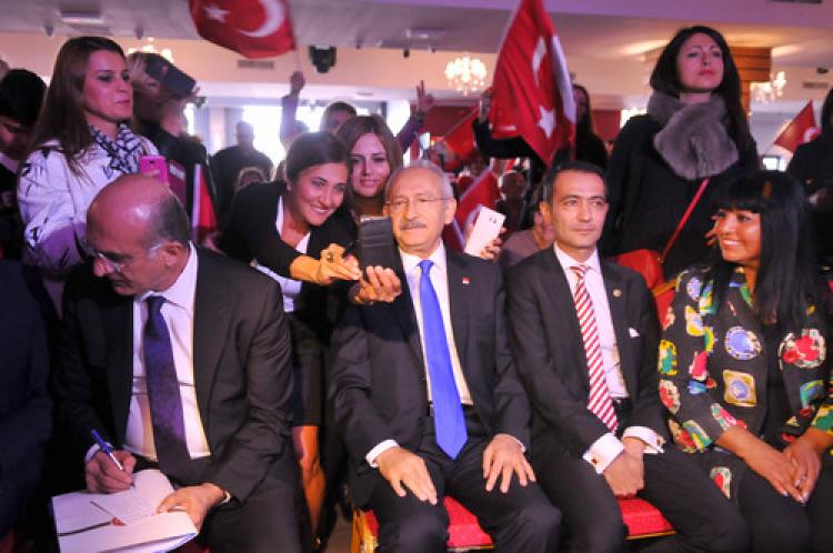 Kılıçdaroğlu, Brüksel’de Türklerle bir araya geldi