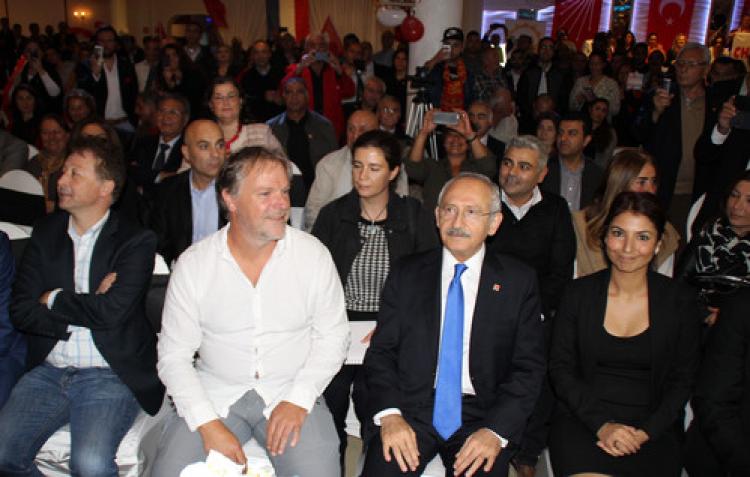 Kılıçdaroğlu Hollanda'da Türklerle bir araya geldi