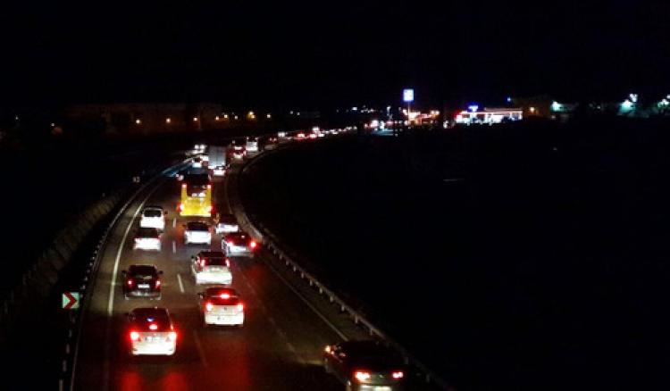 İzmir - Bursa yolu kilitlendi