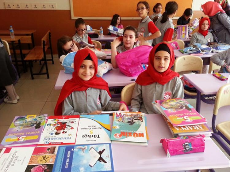Okulların ilk günü veliler çocuklarından daha çok heyecanlıydı