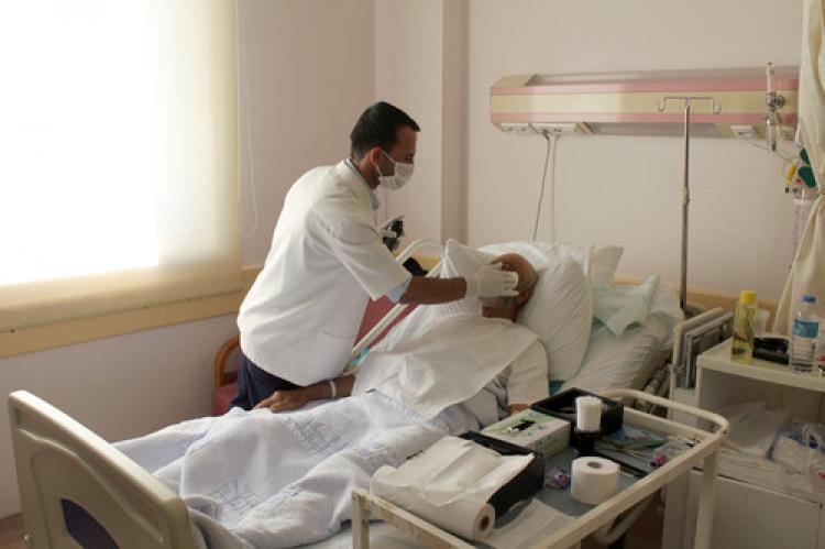 Kâhta Devlet Hastanesi’nden ‘berber hizmeti’ başladı