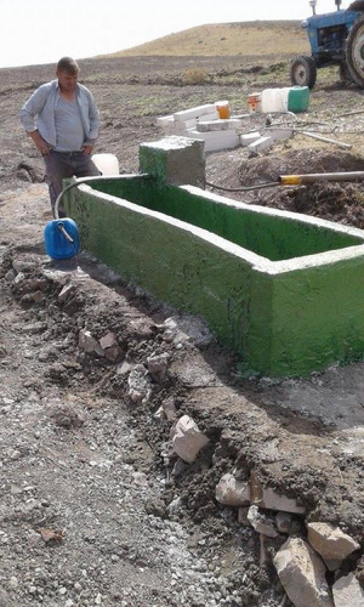 Vefat eden annesinin adını, yaptırdığı çeşmede yaşatacak