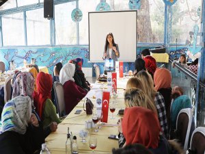 Mudanya Belediyesi'nden kadın hakları eğitimi
