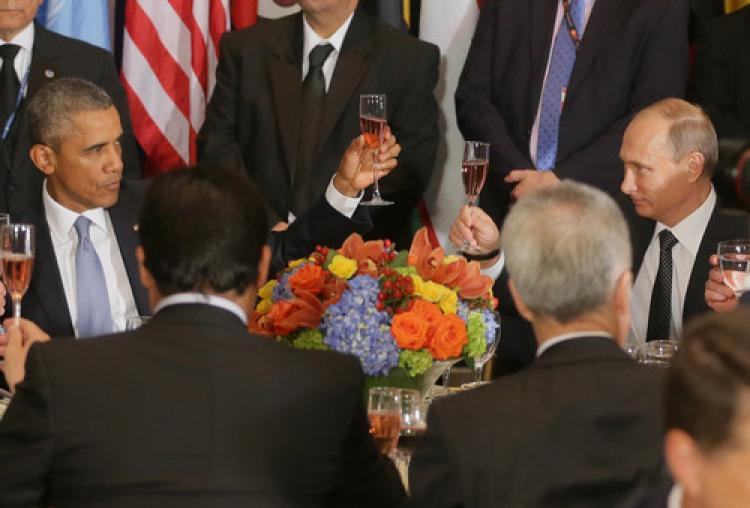 Putin ve Obama kadeh kaldırdı