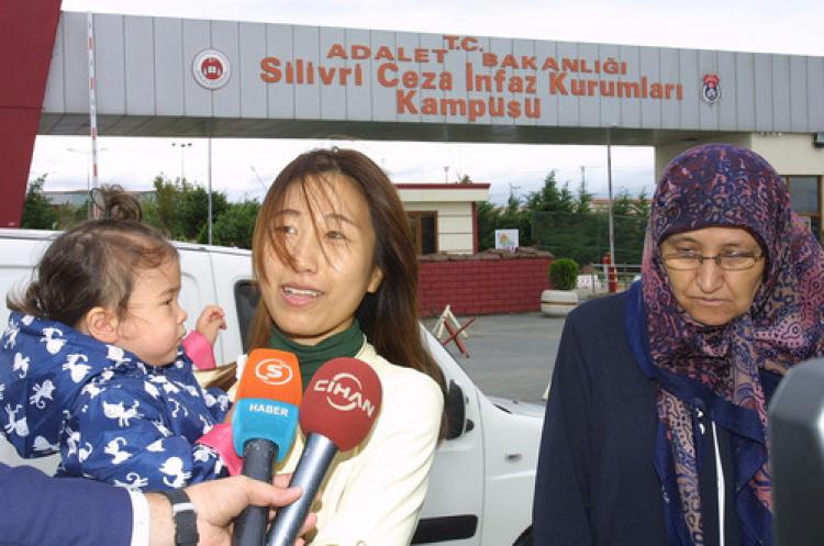 Tutuklu polis yakınları, bayram ziyaretini bugün yaptı