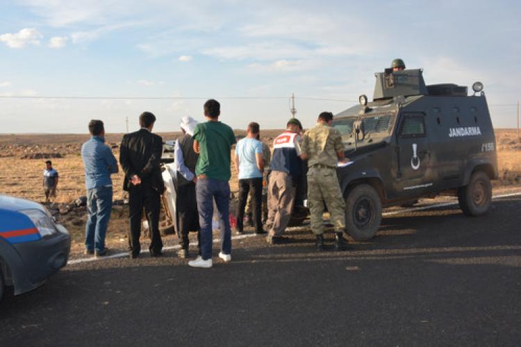 Siverek'te otomobil devrildi: 1 ölü, 8 yaralı