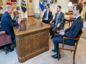 Beyaz saray'da Albayrak-Trump görüşmesi