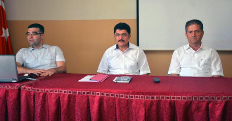Çiftçilere, bilinçli ilaçlama semineri