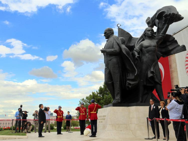 TBMM’deki Atatürk Anıtı'nda tören düzenlendi
