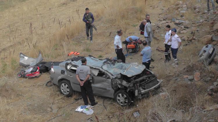 Trafik kazası.1 ölü 1 yaralı