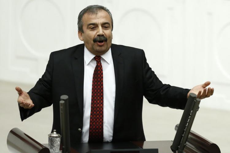 "Davutoğlu PYD'ye teşekkür etti"