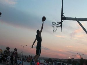 Sokak basketbolu turnuvası!