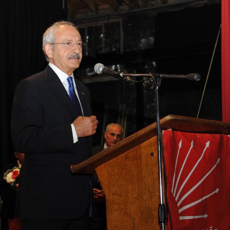 "Şantajla oy toplanıyor"