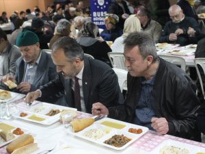 Başkan Aktaş, aşevinde vatandaşlarla iftar açtı