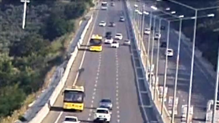 Dalgın sürücü Bursa-Mudanya yolunda zor anlar yaşattı