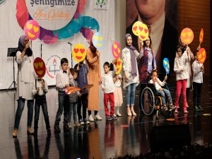 Bursa'da Engeller Bahar Şenliği’nde aşıldı