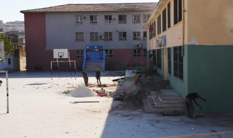 Bu okulda eğitim görmek cesaret istiyor