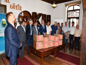 Bursa'da 10 okula kitap hediye edildi