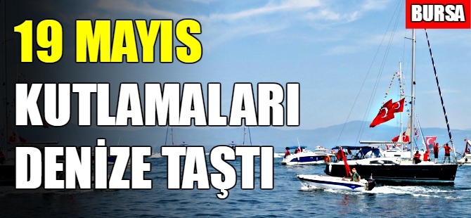 Bursa'da 100. yıl coşkusu denize taştı
