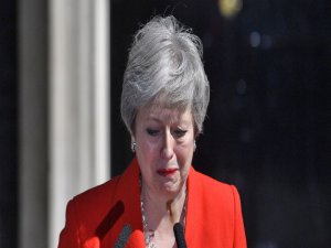 İngiltere Başbakanı istifasını açıkladı