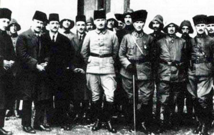 Terörle mücadele ederken, bilinmeyen milli mücadele kahramanının hayatını yazdı