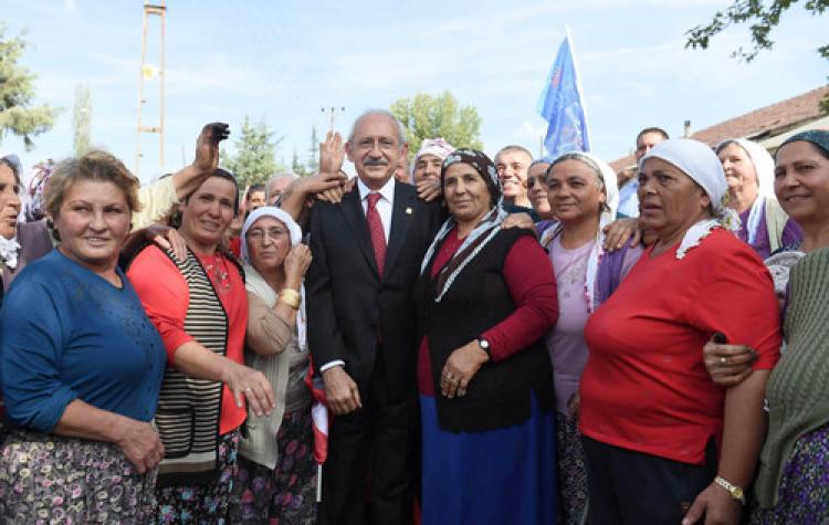 Kılıçdaroğlu, köylüleri ziyaret etti
