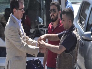 Kadri Gürsel cezaevine gönderildi