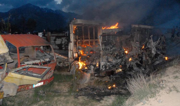 Van'da karakola saldırı