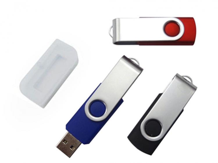 Boş USB belleklerle 900 bin euro...