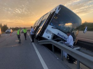 Bursa'da yolcu otobüsü kaza yaptı